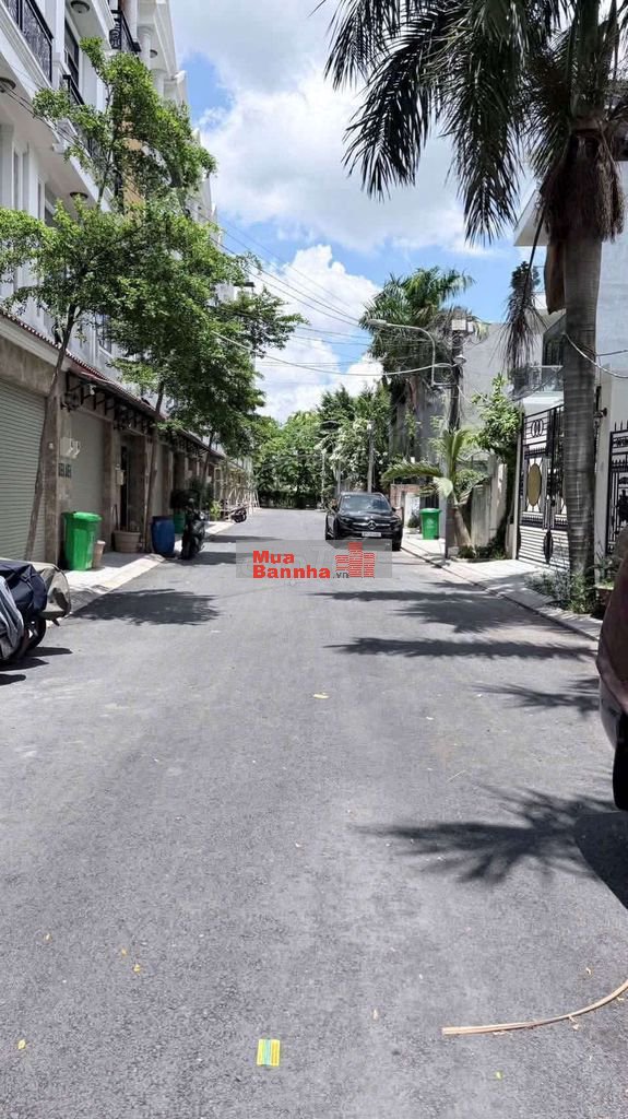 bán nhà có gara ô tô gần vạn phúc