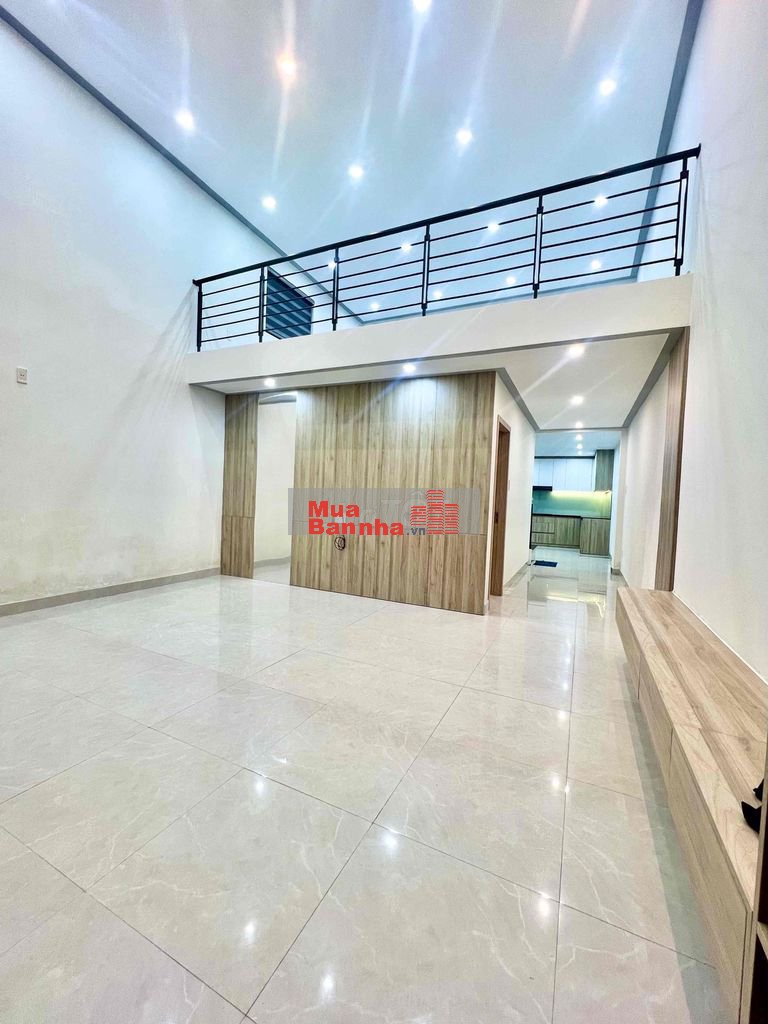 Nhà sát chợ và biển,kiệt Nguyễn Chánh,siêu to thoáng