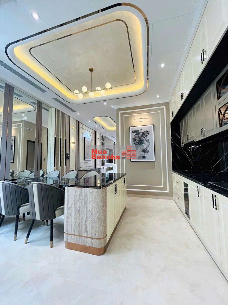 BÁN NHÀ ĐẸP 4 LẦU ST CÓ THANG MÁY LIỀN KỀ PHÚ MỸ HƯNG Đường D5B QUẬN 7