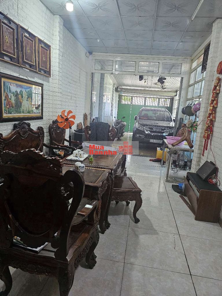 Cần bán nhà mặt tiền Song Hành, hóc môn