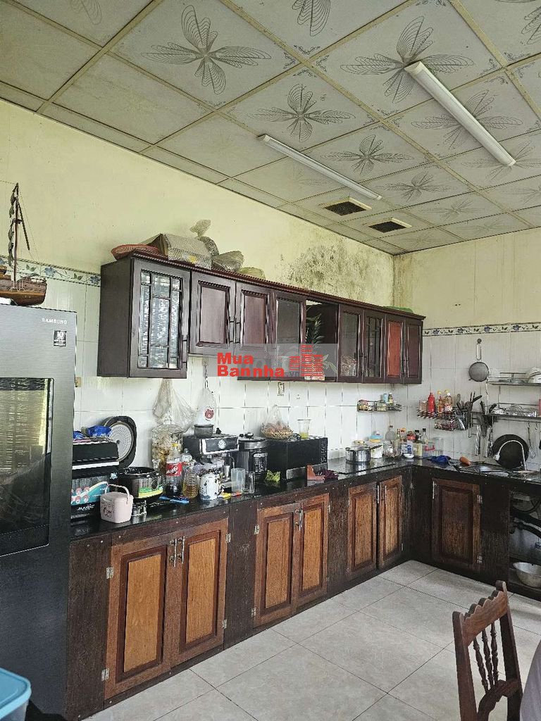 Cần bán nhà mặt tiền Song Hành, hóc môn