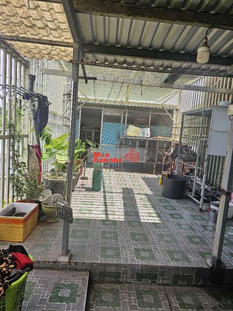 Cần bán nhà mặt tiền Song Hành, hóc môn