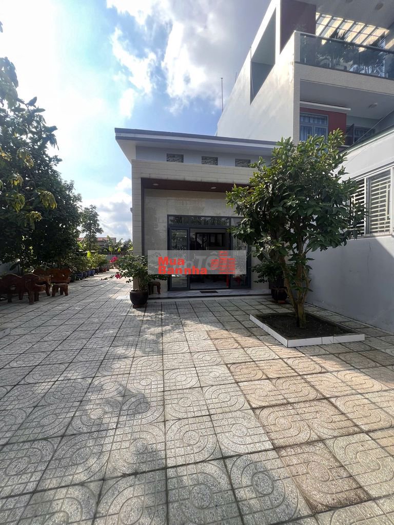 Bán nhà vườn hocmon