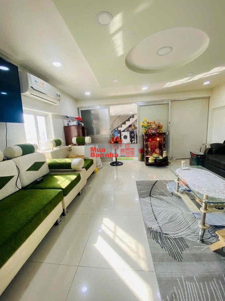 Cắt lỗ 1.5 tỷ! Nhà Quận 6 mới đẹp 50m2, hẻm ô tô đỗ cửa, gần Chợ Phú L