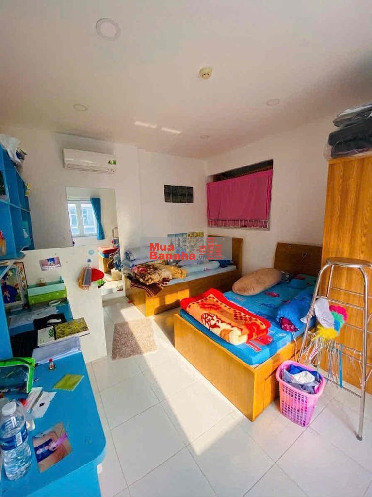 Cắt lỗ 1.5 tỷ! Nhà Quận 6 mới đẹp 50m2, hẻm ô tô đỗ cửa, gần Chợ Phú L