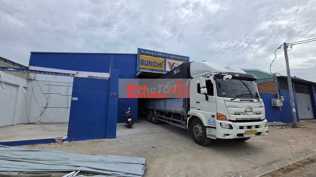 Bán nhà xưởng 20x45, xây full, mặt tiền Nguyễn Thị Ly, gần ngã 3 Giồng