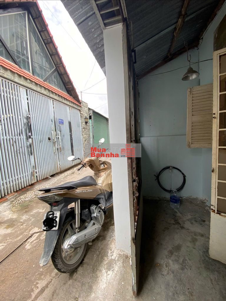 Bán nhà cấp 4 hẻm 80 Dương Quảng Hàm, DT: 4x17,5m. 72m2.