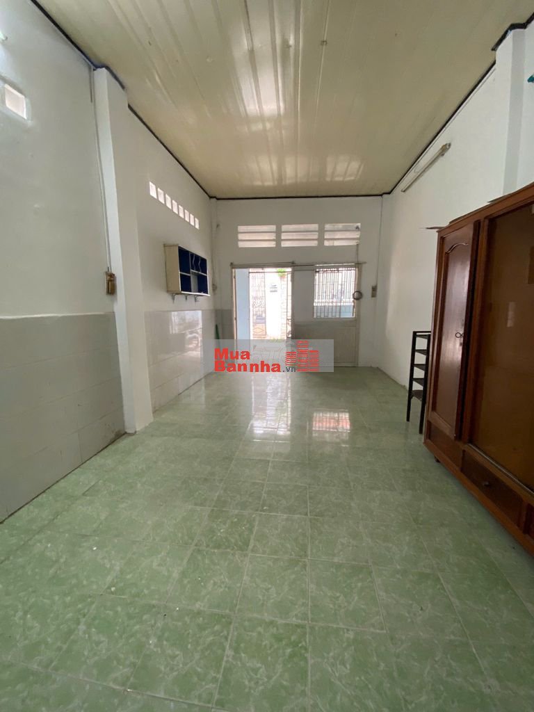 Bán nhà cấp 4 hẻm 80 Dương Quảng Hàm, DT: 4x17,5m. 72m2.