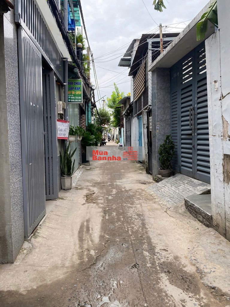 Bán nhà cấp 4 hẻm 80 Dương Quảng Hàm, DT: 4x17,5m. 72m2.