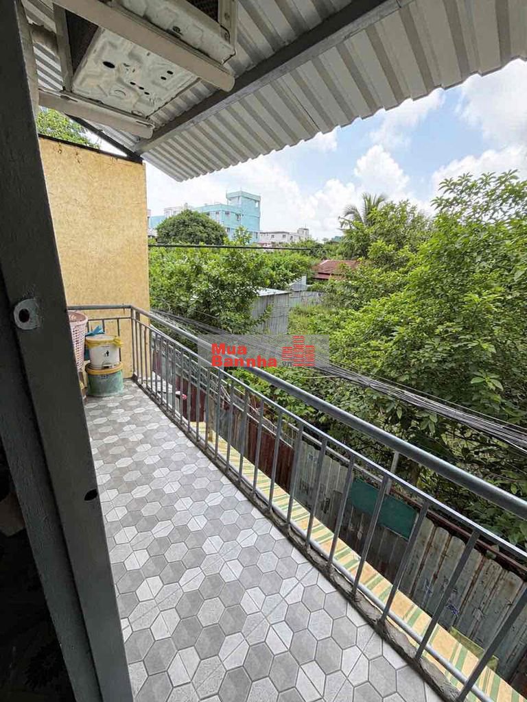 Nhà 1 trệt 1 lầu 4x7,5 Hương Lộ 2 gần ngã 4 BỐN XÃ