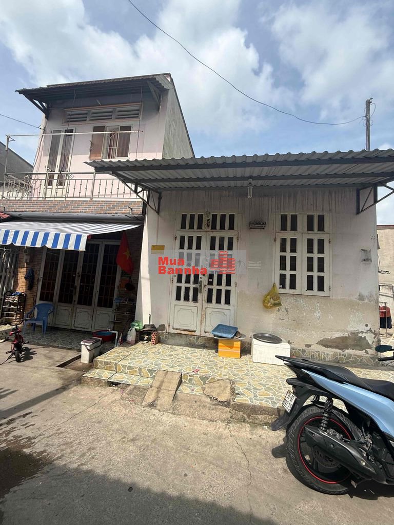 Bán nhà cách chợ thạnh xuân 100m shr 4,7 x12m nhà cấp 4 nhà nát
