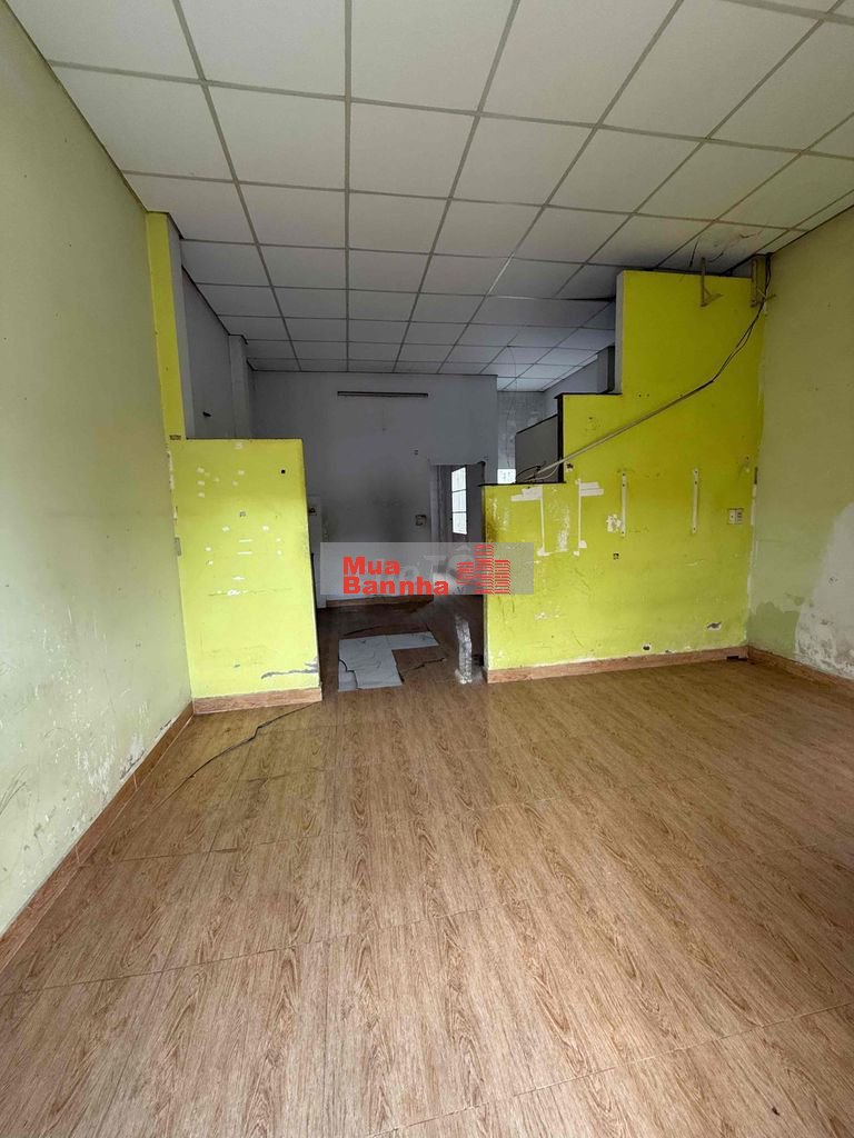 Bán nhà cách chợ thạnh xuân 100m shr 4,7 x12m nhà cấp 4 nhà nát
