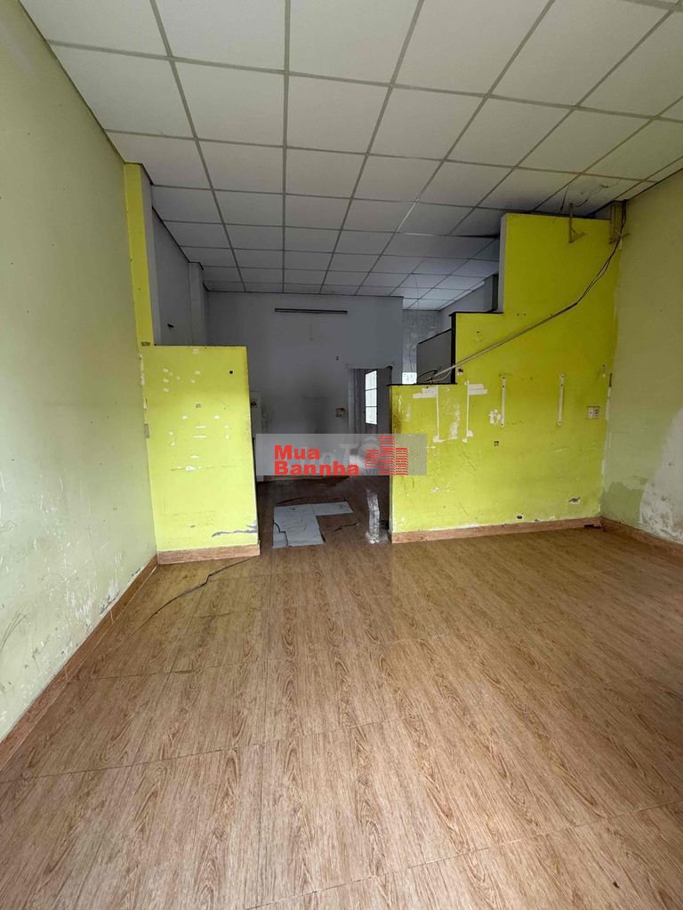 Bán nhà cách chợ thạnh xuân 100m shr 4,7 x12m nhà cấp 4 nhà nát