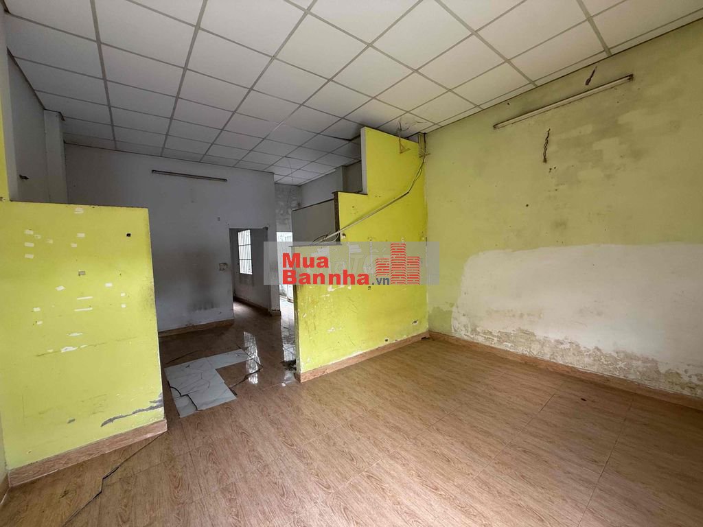 Bán nhà cách chợ thạnh xuân 100m shr 4,7 x12m nhà cấp 4 nhà nát
