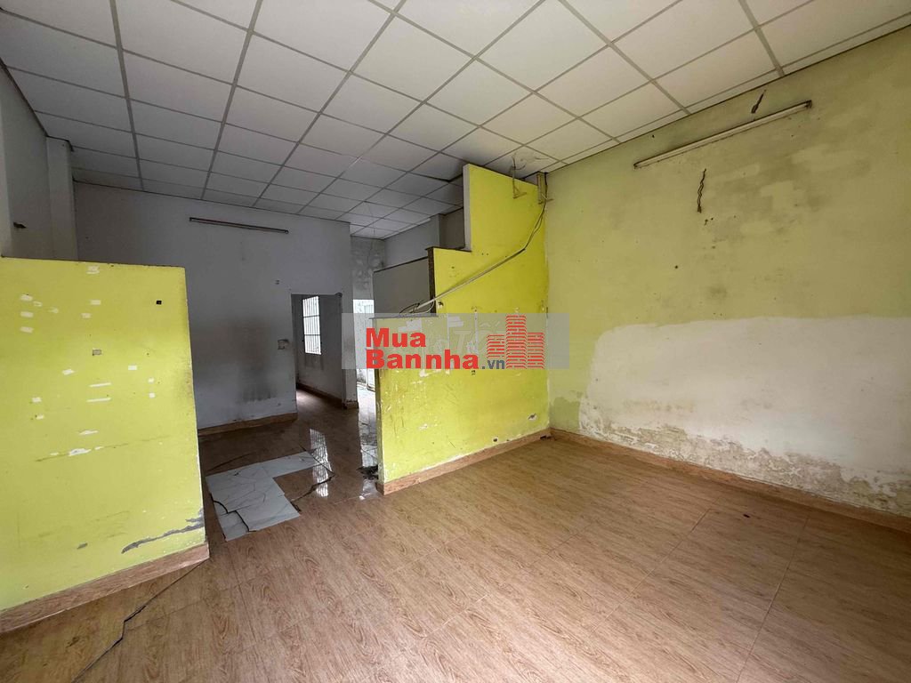 Bán nhà cách chợ thạnh xuân 100m shr 4,7 x12m nhà cấp 4 nhà nát