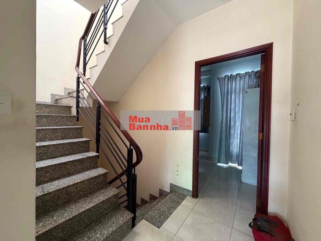 NHÀ 40m xây 4 tầng đường Thái Phiên 7.2 tỷ
