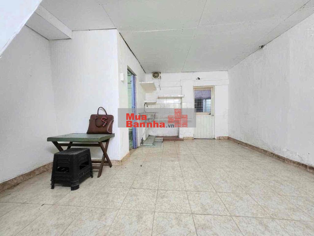 Bán nhà gần chợ Bến Thành Q1