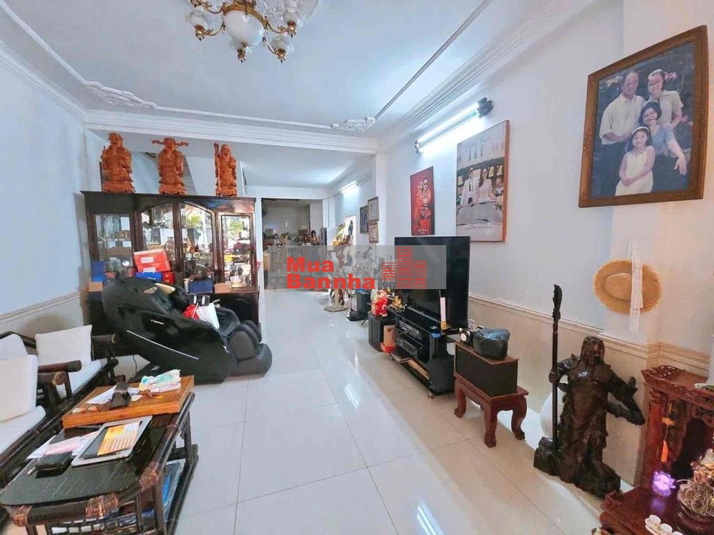 chỉ 140/Tr chủ nhà đang ngộp nên bán giá thấp hơn thị trường ngay BT