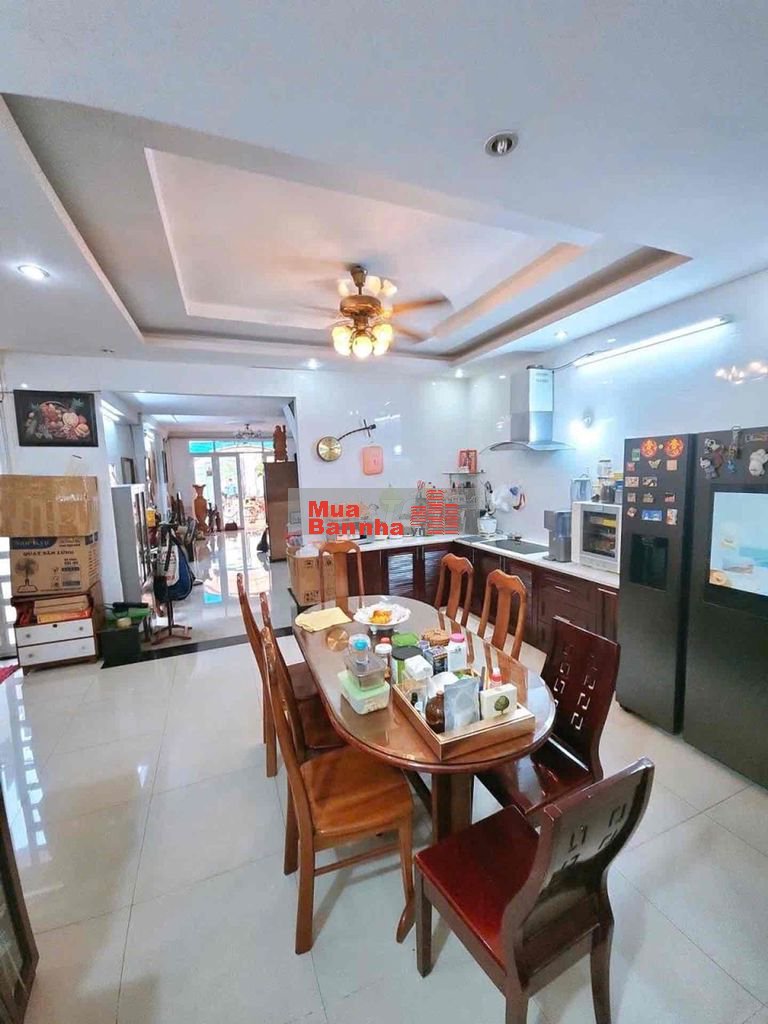 chỉ 140/Tr chủ nhà đang ngộp nên bán giá thấp hơn thị trường ngay BT