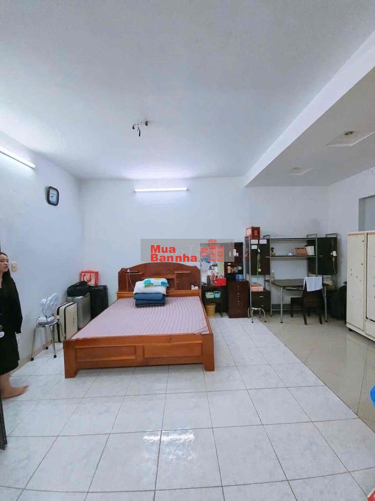 chỉ 140/Tr chủ nhà đang ngộp nên bán giá thấp hơn thị trường ngay BT