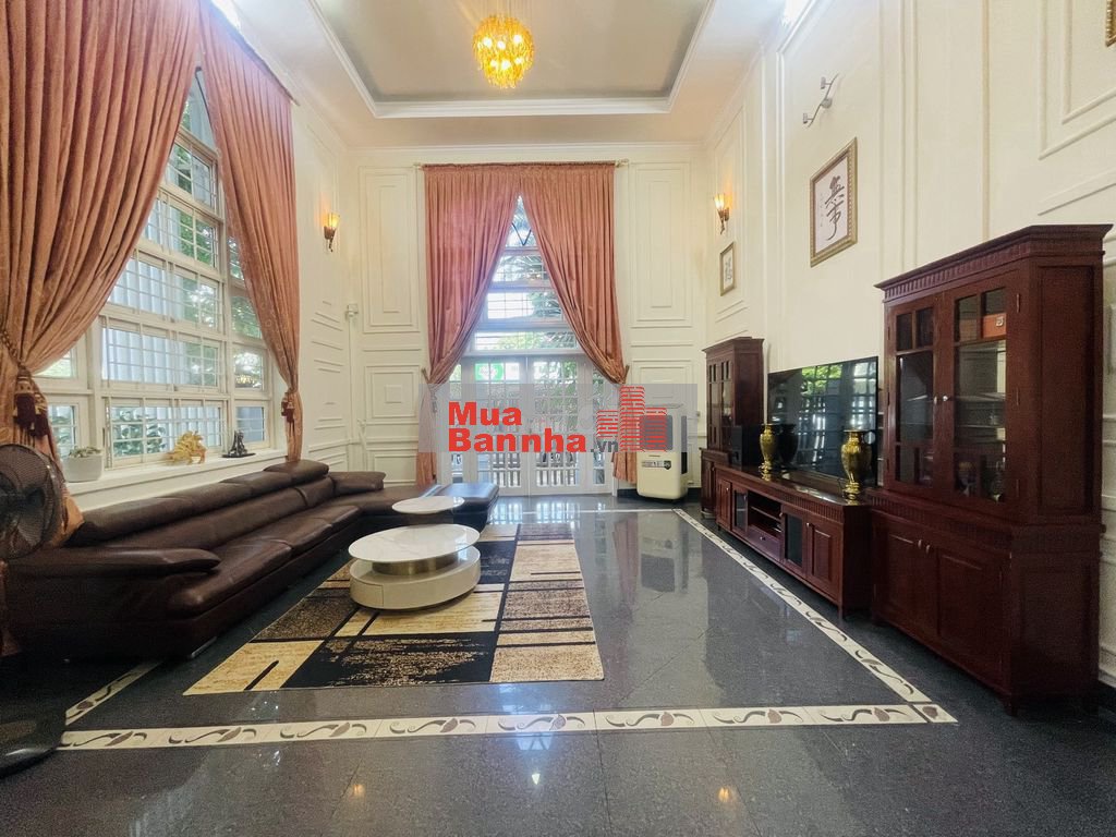 BÁN NHÀ BIỆT THỰ HAI MẶT TIỀN, TRUNG TÂM ĐÀ NẴNG, GẦN SÂN BAY