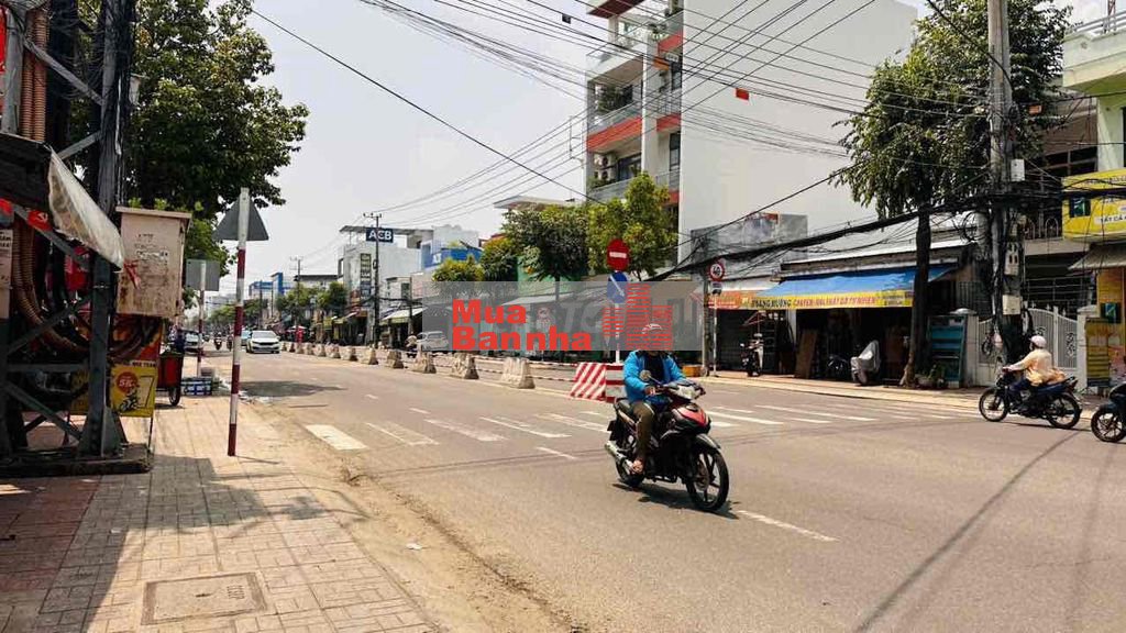 Bán Nhà Cấp 4 Đường Bế Văn Đàn Phước Long Nha Trang Sổ Riêng Gần Chợ