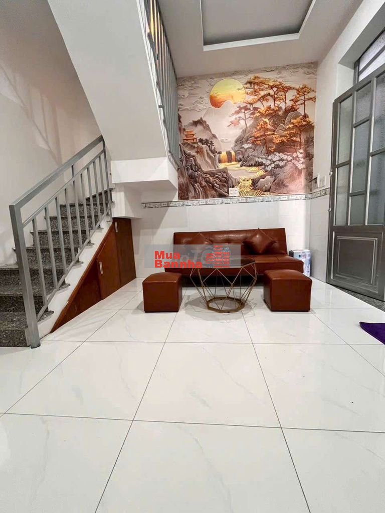 bán nhà ngay chợ tx21