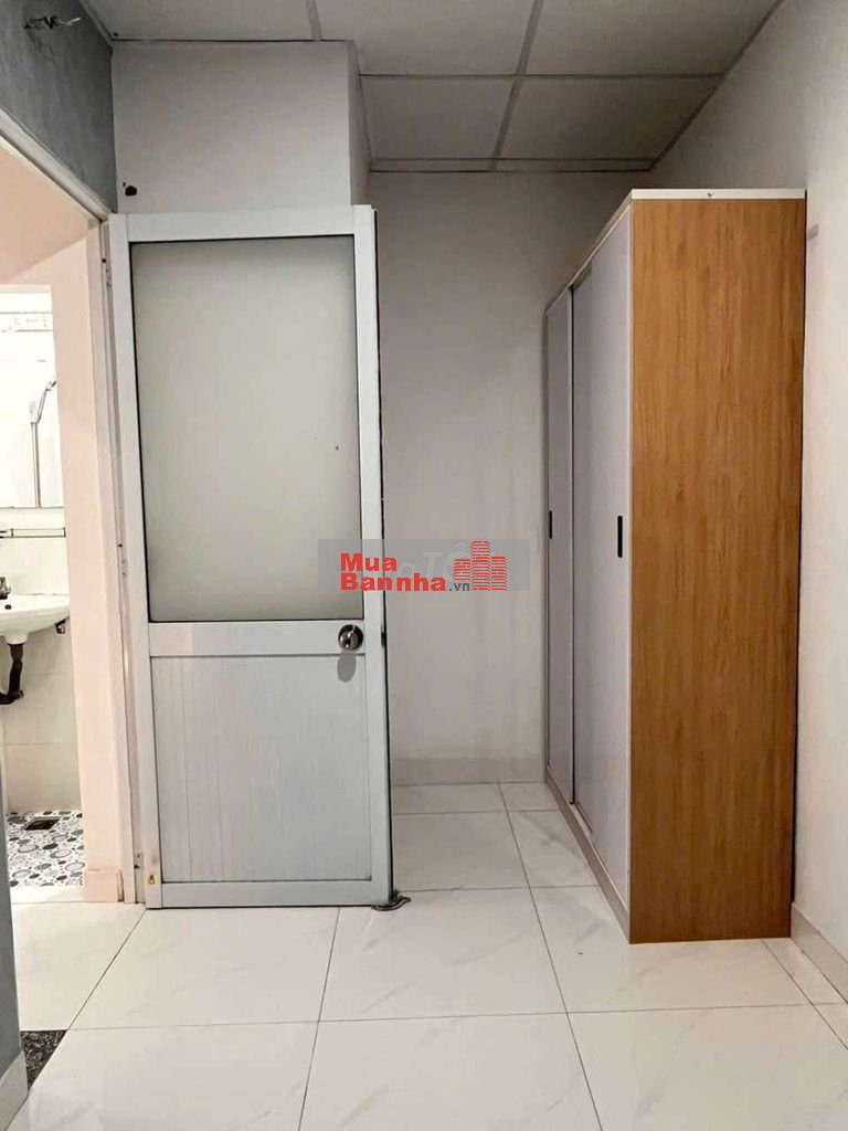 bán nhà ngay chợ tx21