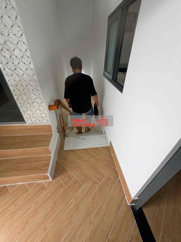 Bán nhà Khu Tên Lửa 5x11m 3 tầng đường 8m thông 3pn sân thượng kLG