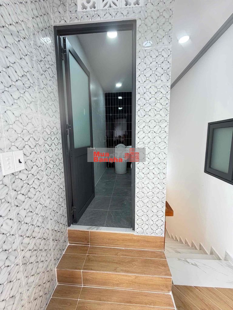 Bán nhà Khu Tên Lửa 5x11m 3 tầng đường 8m thông 3pn sân thượng kLG
