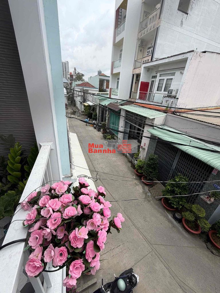 Bán nhà Khu Tên Lửa 5x11m 3 tầng đường 8m thông 3pn sân thượng kLG