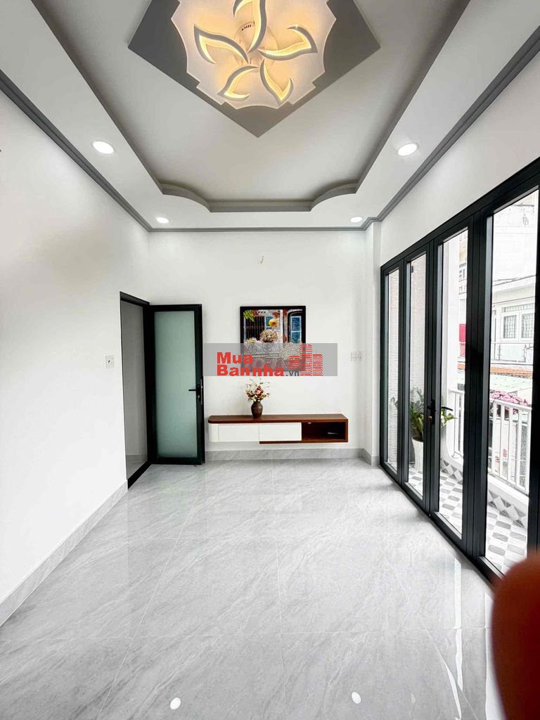 Bán nhà Khu Tên Lửa 5x11m 3 tầng đường 8m thông 3pn sân thượng kLG
