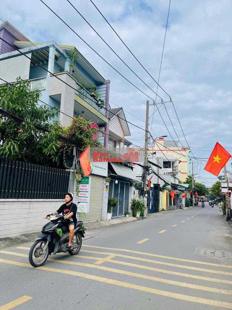 NHÀ MT NGAY TÔ NGỌC VÂN PHẠM VĂN ĐỒNG ,NGANG 4.3 NỞ HẬU,GPXD 5 TẦNG
