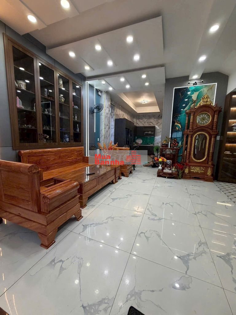 Nhà 3 lầu, ngang 6.6m Đ Nguyễn Du, gần chợ dĩ an 1,.