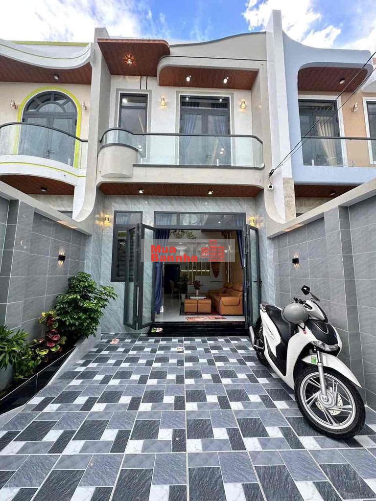 Nhà Mới Xây 4,4 x 21m Ngay Lộc Hậu Mỹ Lộc Đường Xe Hơi 7 Chỗ - SHR
