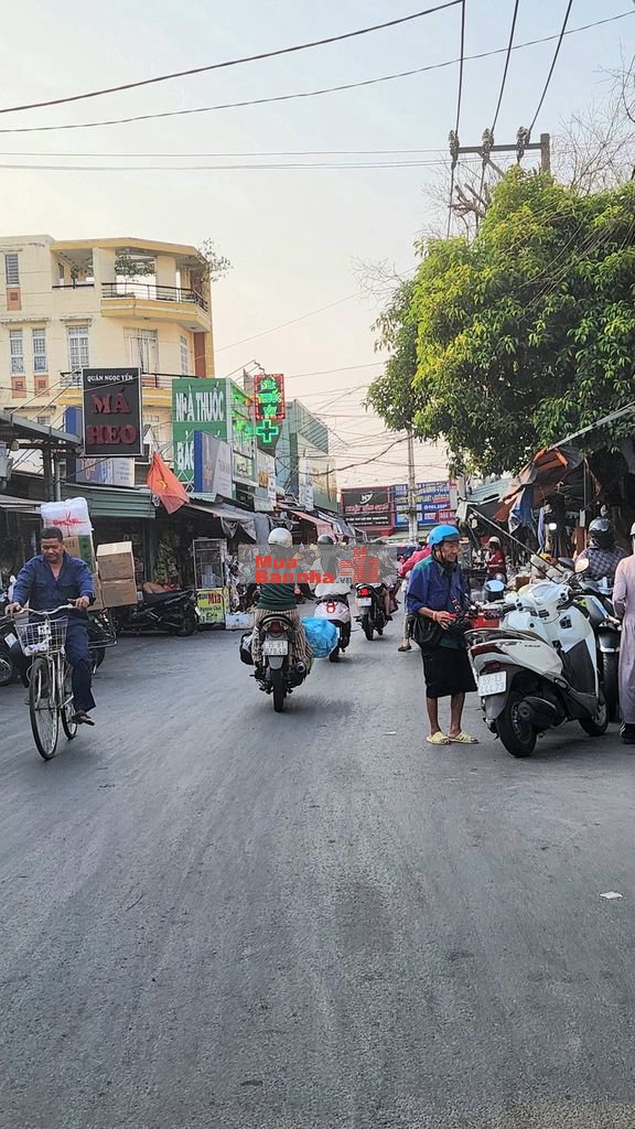 BÁN NHÀ MẶT TIỀN ĐƯỜNG 10 - LINH TRUNG - 4 TẦNG - DÒNG TIỀN 35TR/THÁNG