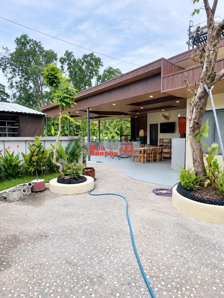 CHỦ CẦN BÁN NHANH NHÀ VƯỜN CÓ AO CÁ TẠI TRUNG TÂM VĨNH LONG