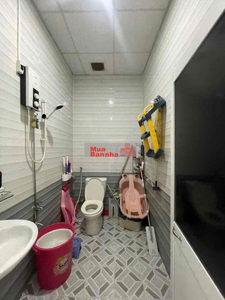 Bán căn nhà cấp IV gần cầu Quay