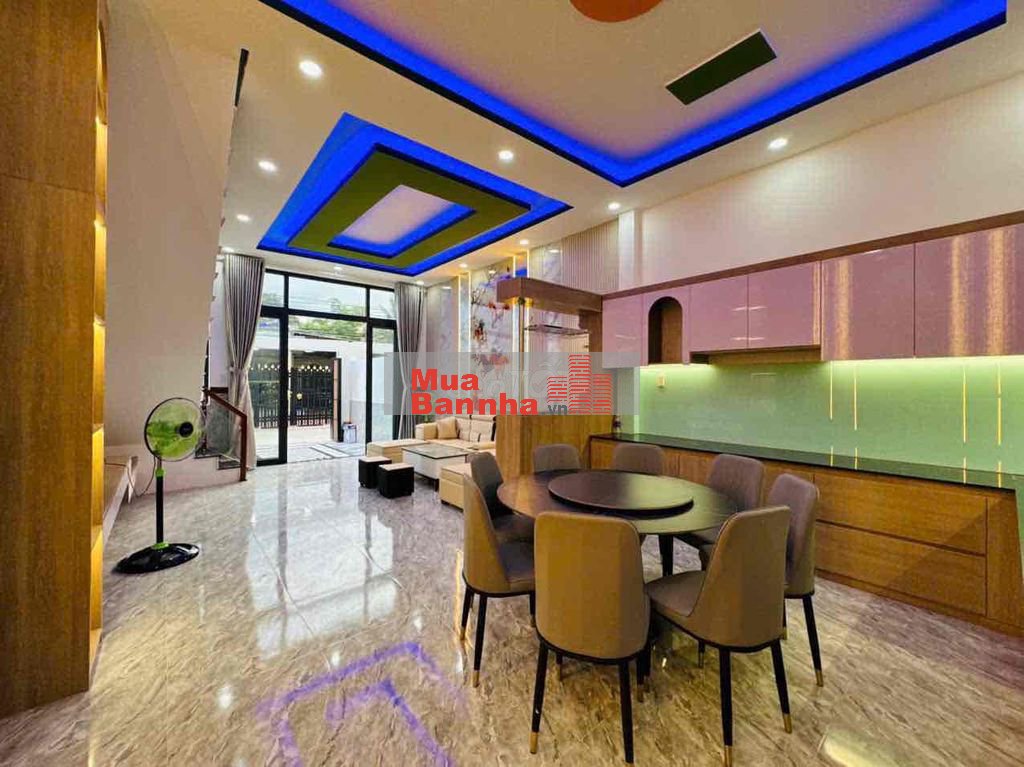 nhà chủ đi mỹ cần bán gấp