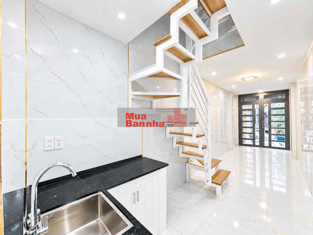 Bán Nhà đẹp 3 Tầng, P Linh Xuân, 3PN2WC, Hẻm xe hơi, sổ riêng - 2,9tỷ