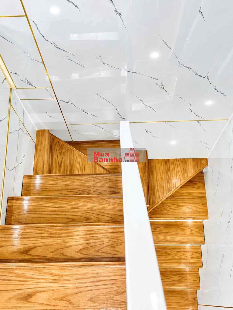 Bán Nhà đẹp 3 Tầng, P Linh Xuân, 3PN2WC, Hẻm xe hơi, sổ riêng - 2,9tỷ