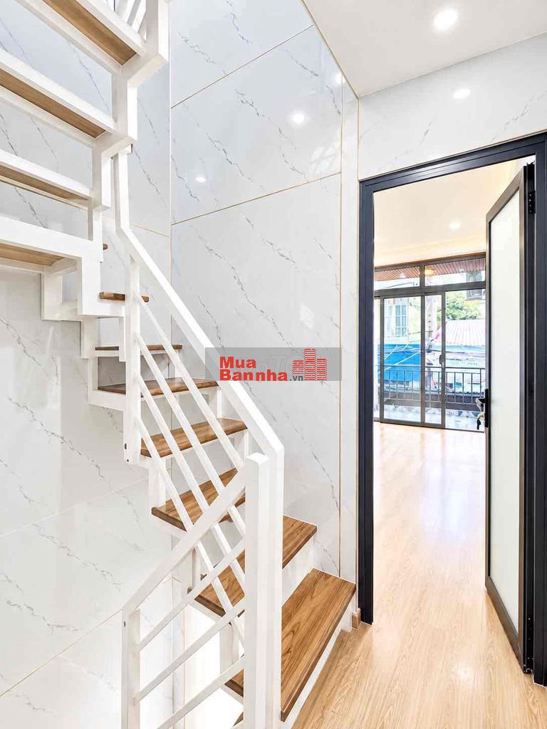 Bán Nhà đẹp 3 Tầng, P Linh Xuân, 3PN2WC, Hẻm xe hơi, sổ riêng - 2,9tỷ