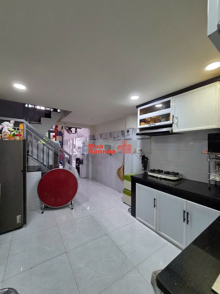 Chính chủ bán nhà Q6 - 4 Tầng BTCT - 3PN 3WC - 3,5M X 13M💯SÁT MẶT TIỀN