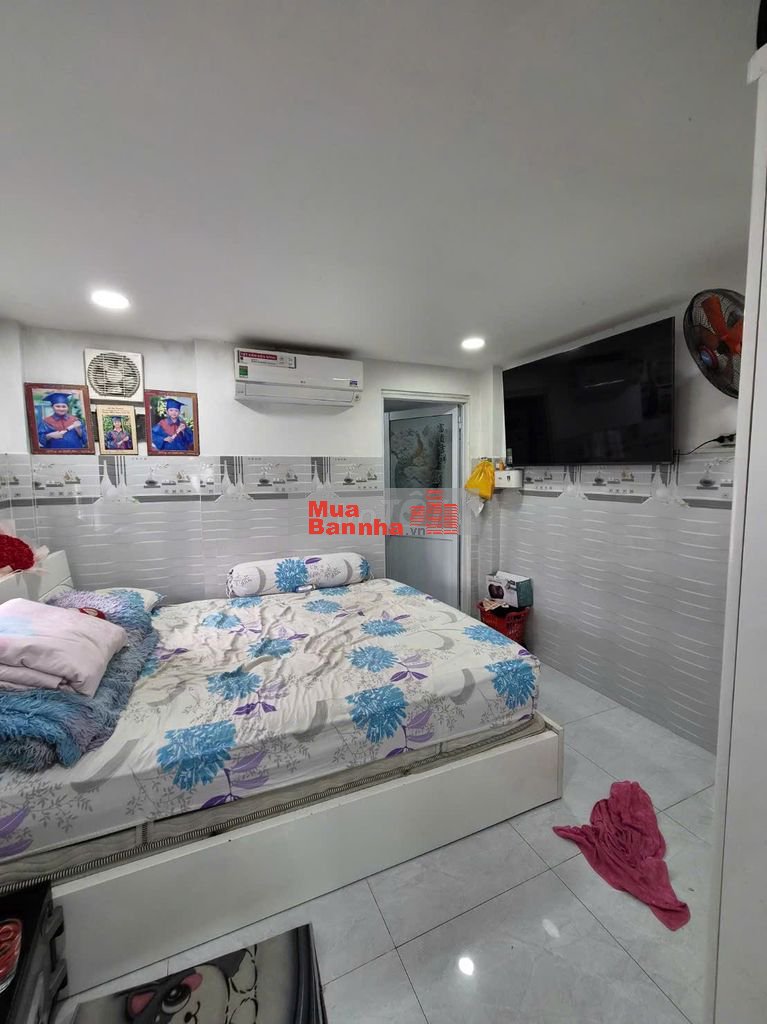 Chính chủ bán nhà Q6 - 4 Tầng BTCT - 3PN 3WC - 3,5M X 13M💯SÁT MẶT TIỀN