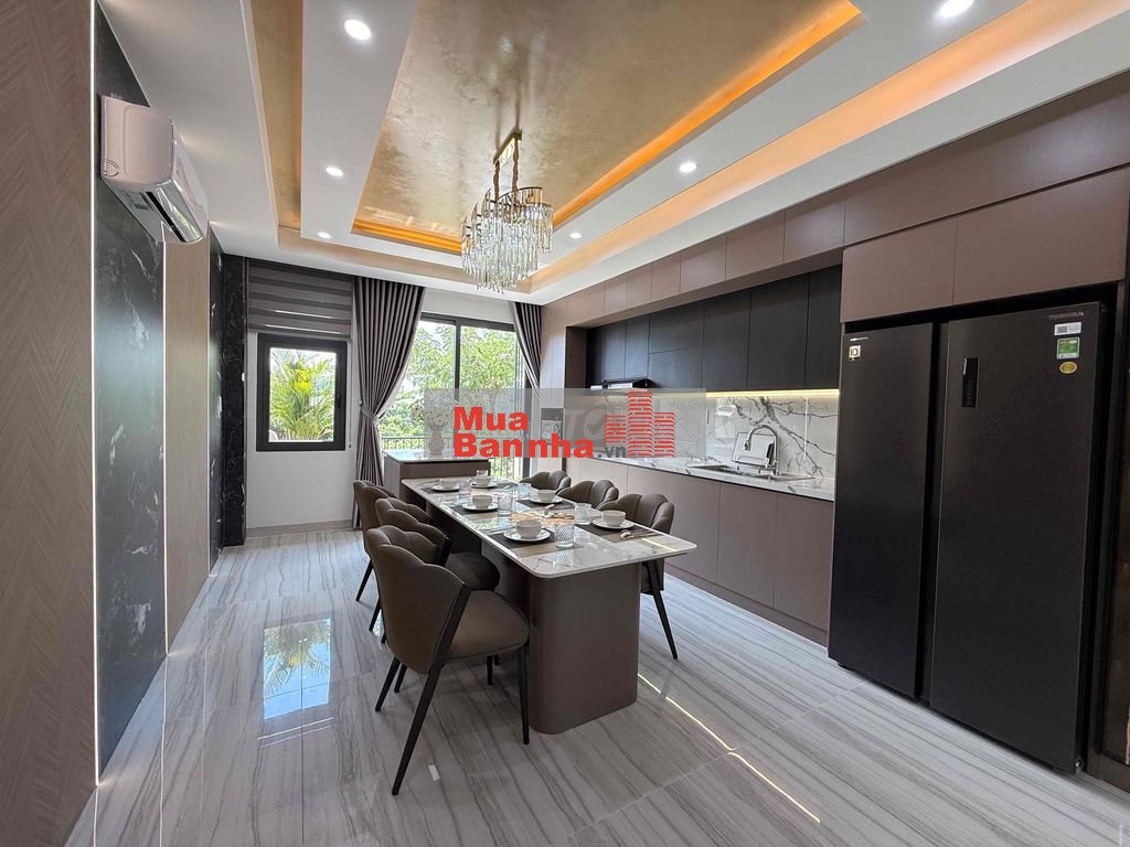 NHÀ PHỐ CÓ THANG MÁY. 6 phòng ngủ , hơn 70m thổ cư