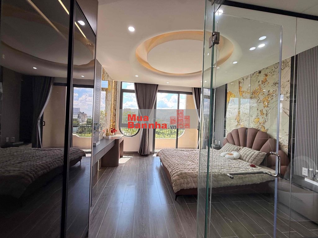 NHÀ PHỐ CÓ THANG MÁY. 6 phòng ngủ , hơn 70m thổ cư