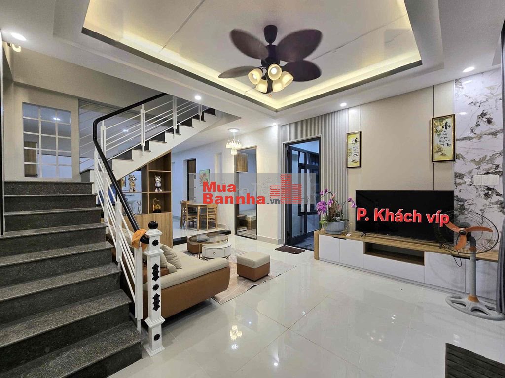 🔥 NHÀ 2 MẶT TIỀN KINH DOANH – HOÀ XUÂN – NGANG 9M CỰC HIẾM 🔥 📍 Vị trí