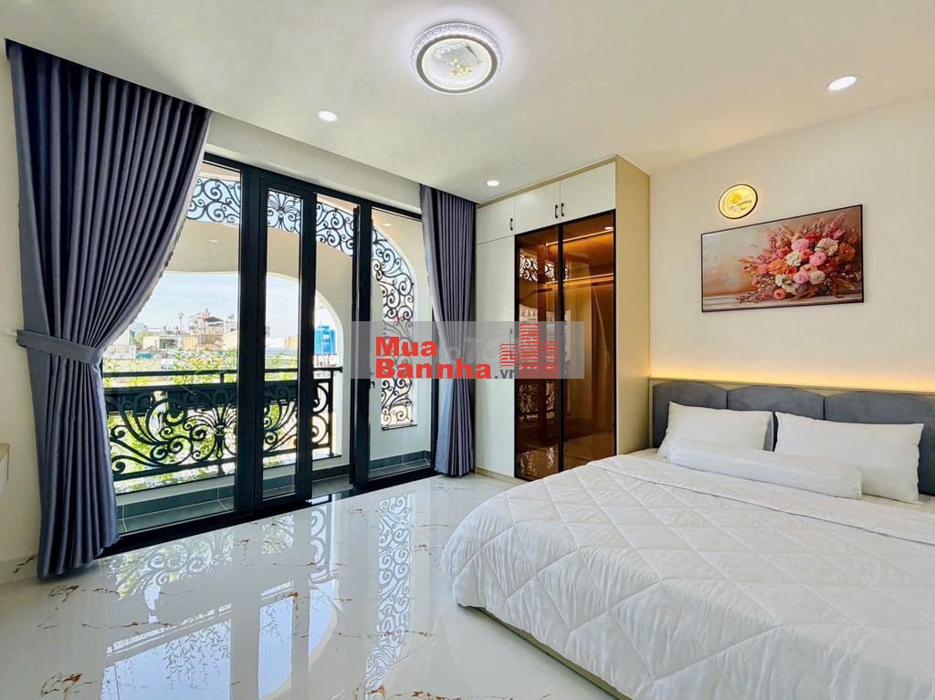 Gia đình kẹt tiền cần bán căn nhà 1 trệt - 2 lầu - sân thượng