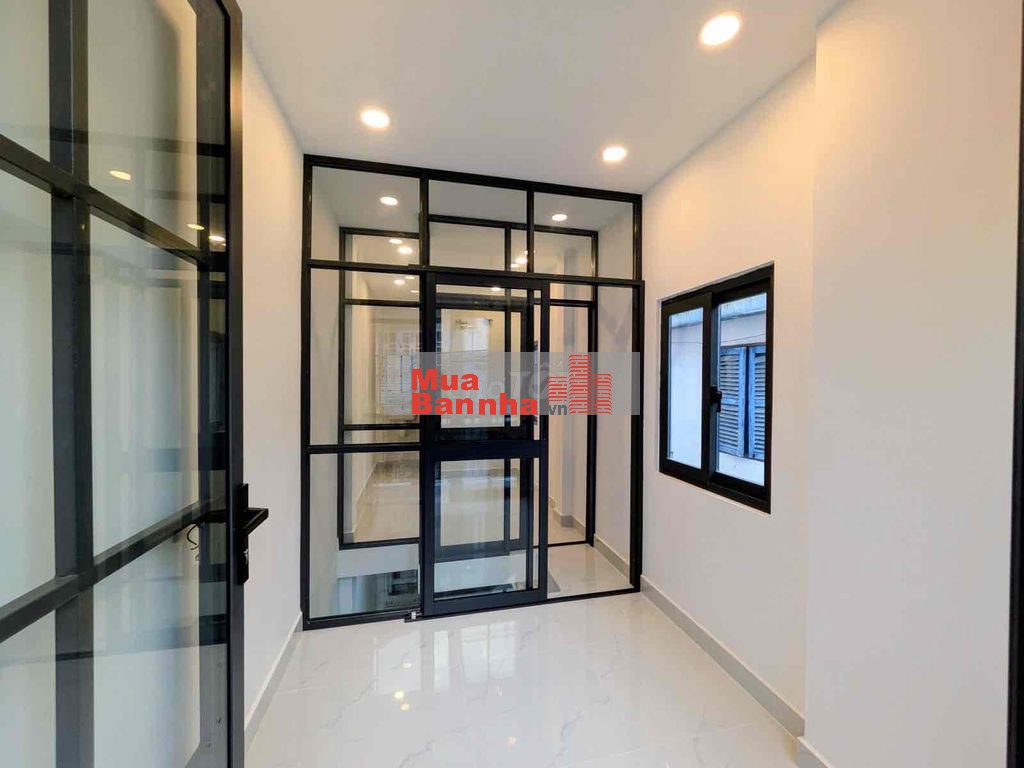 Nhà mới ở ngay, Nguyễn Văn Công Gần sân bay TSN. Ôtô đỗ cửa, 2 Tầng