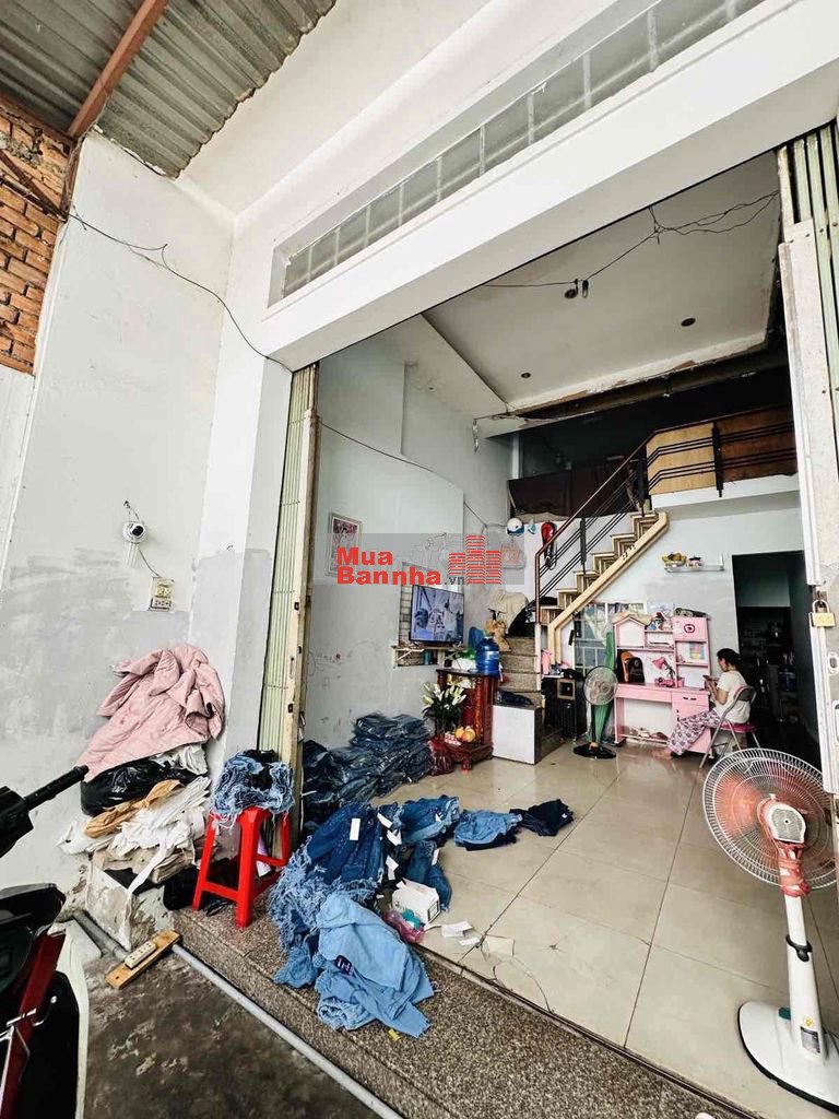 Nhà cũ tiện xây mới, DT khủng 100m2 (5x20) Lê Trọng Tấn. Chỉ 7.6 tỷ